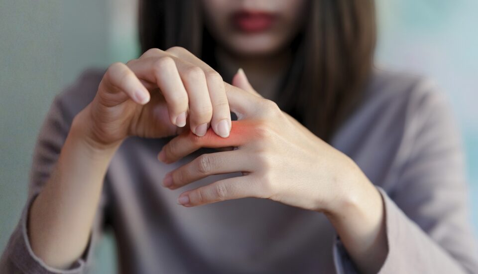 ρευματοειδήσ αρθρίτιδα πρώτα συμπτώματα​