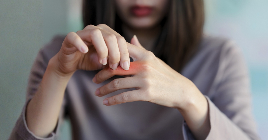 ρευματοειδήσ αρθρίτιδα πρώτα συμπτώματα​
